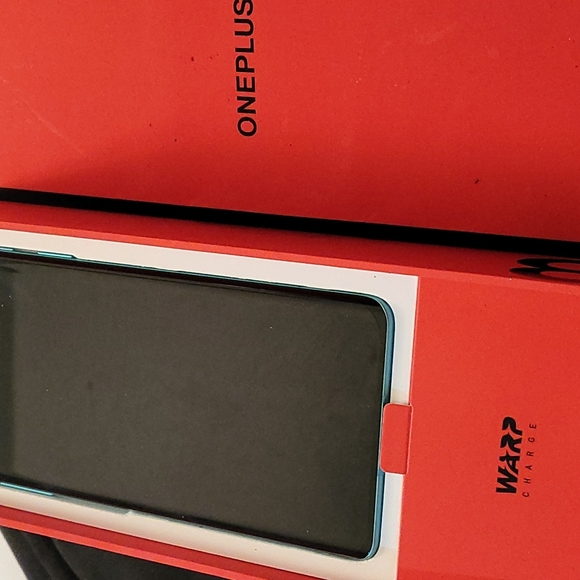 One plus 8 pro - Picture 2 of 3